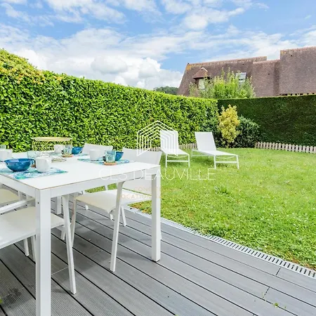 Дом отдыха Domaine Clairefontaine C.L.S Deauville Довиль
